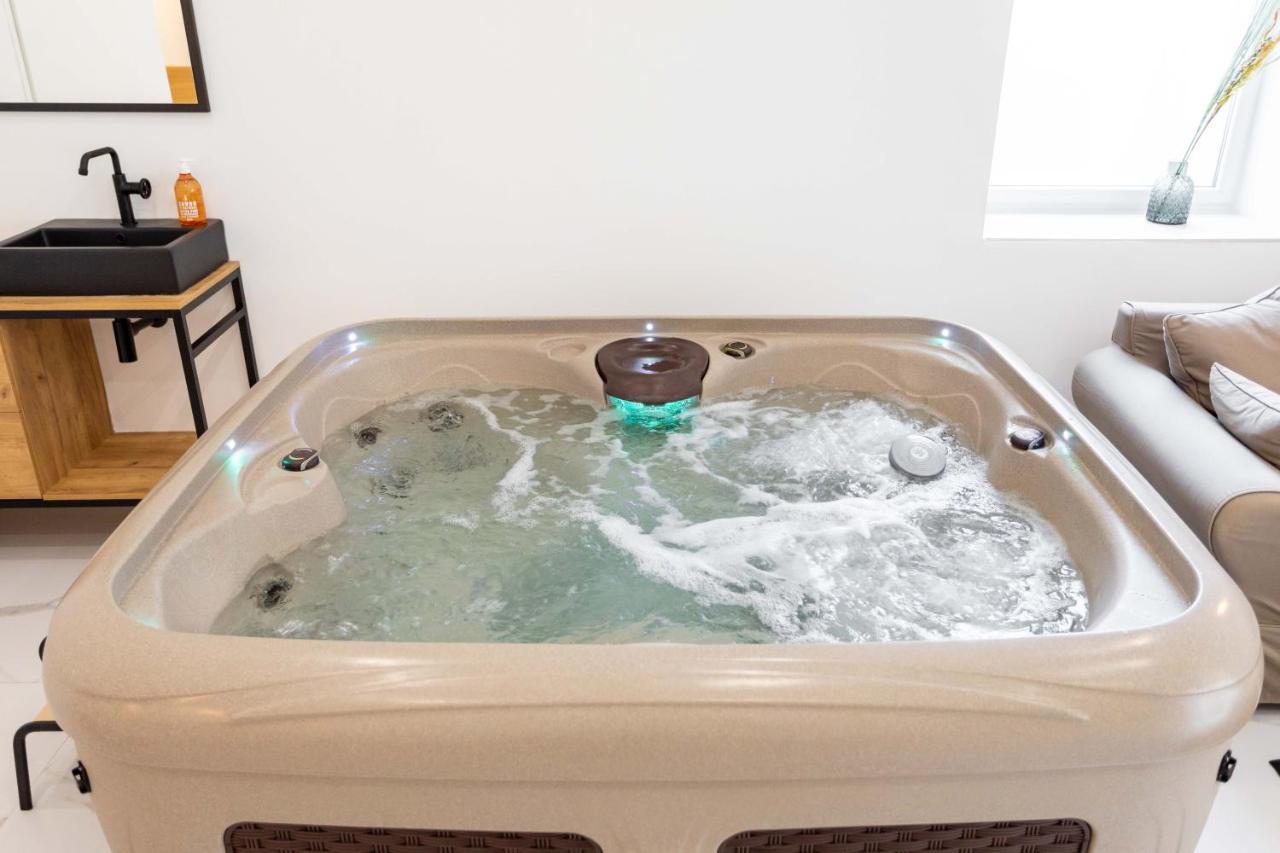 Love Room Jacuzzi Sauna Privatif Marseille Kültér fotó